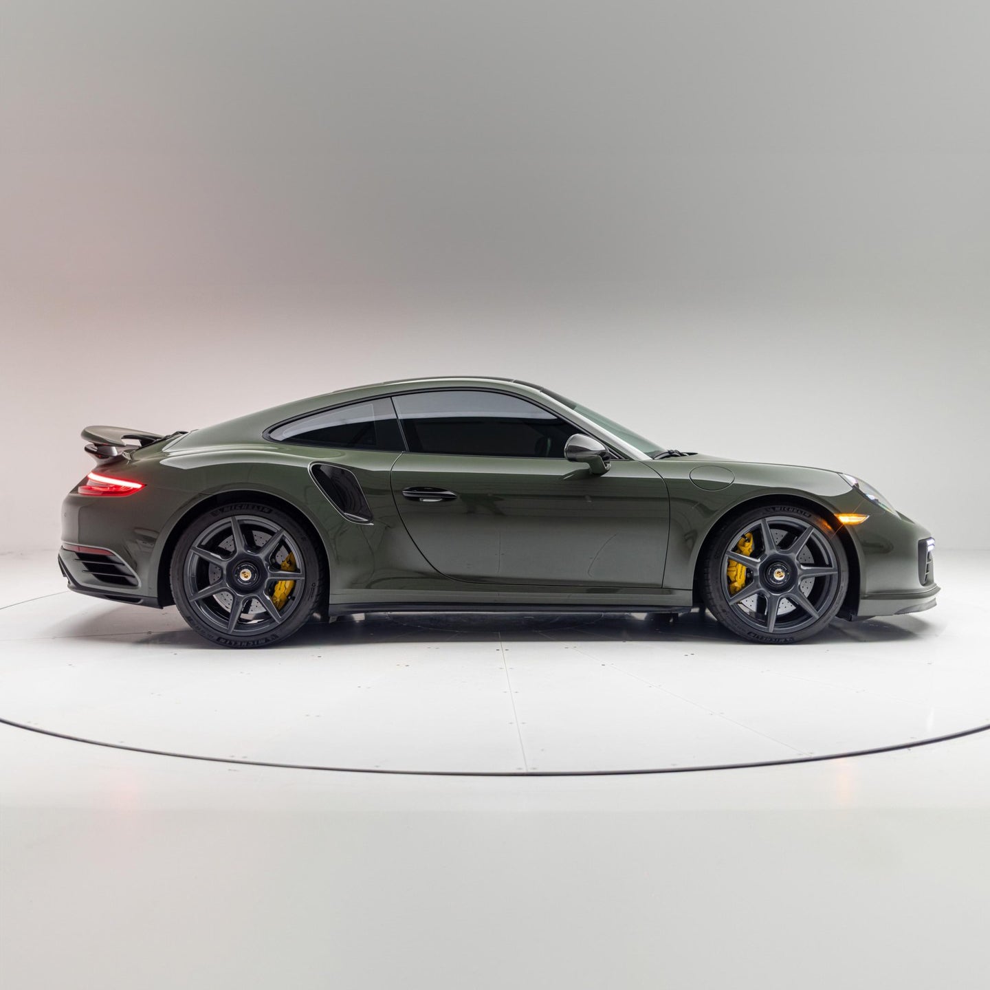 Black Olive_Dry Inatallation Colour PPF